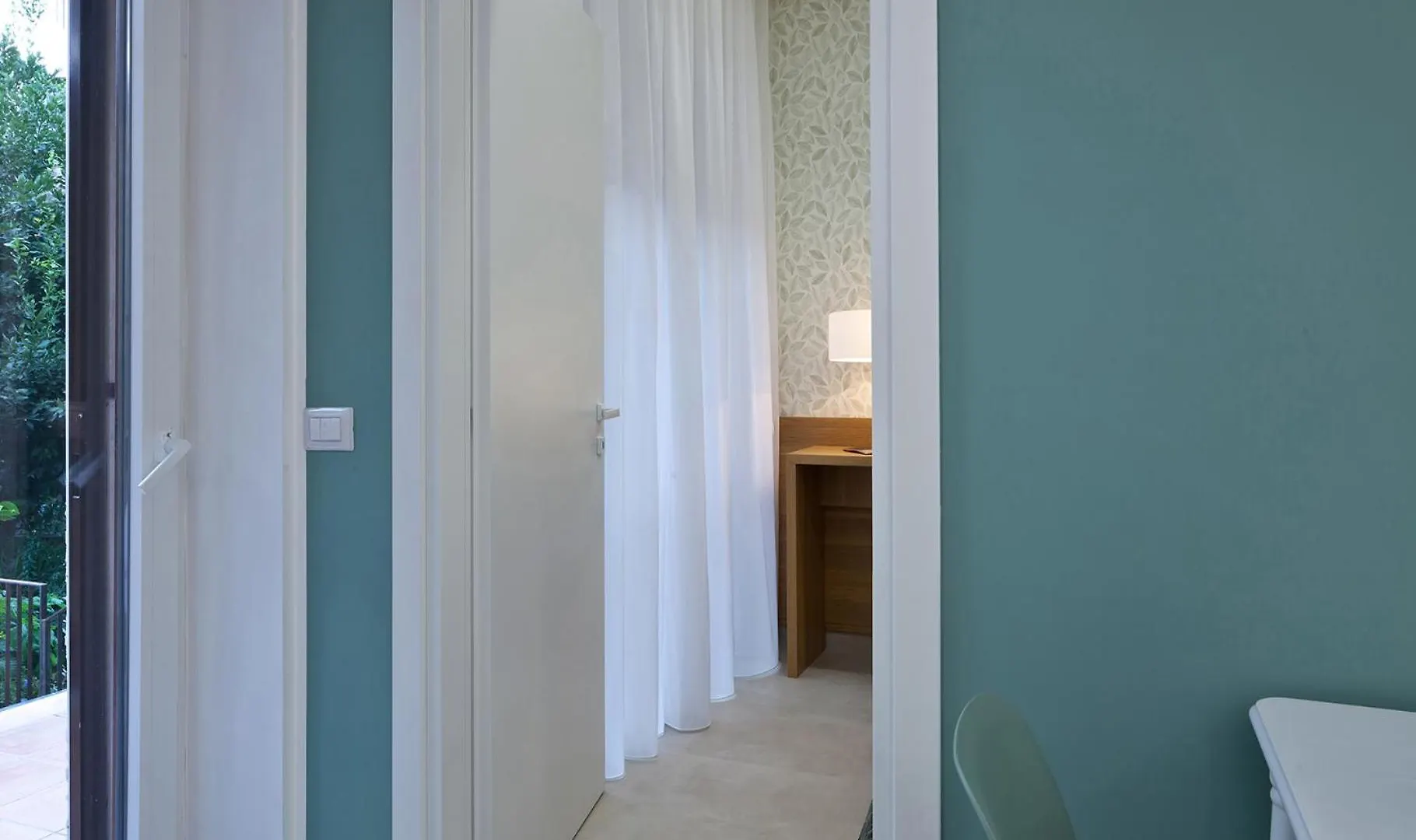 Domus Garden Apartment Naples 0*,  Italy