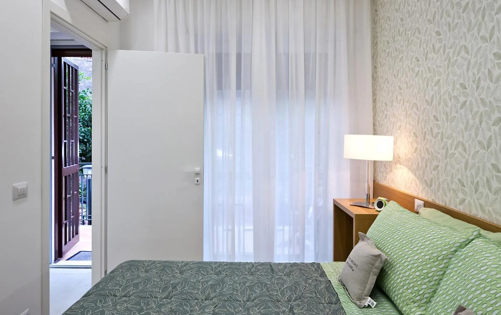 Domus Garden Apartment Naples