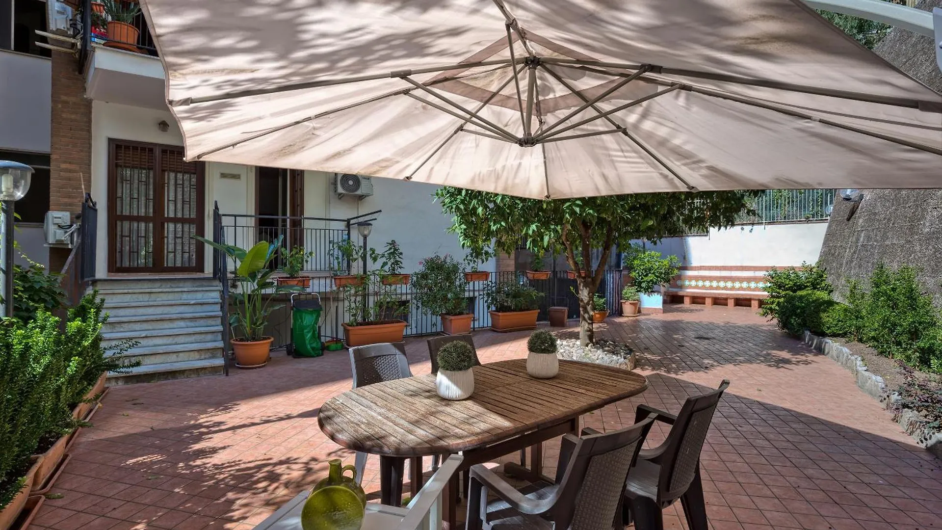 Domus Garden Apartment Naples 0*,  Italy