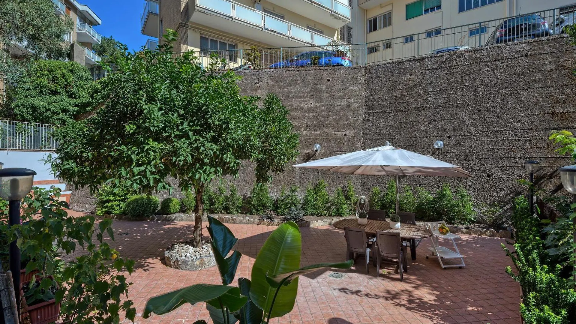 Domus Garden Apartment Naples